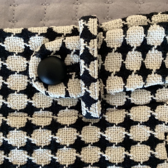 Banana Republic patterned black and white skirt (above the knee) - Picture 10 of 12